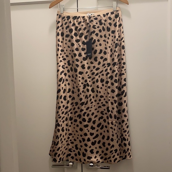 NWT Stelen Madina Slip Skirt in Cheetah - Picture 2 of 3